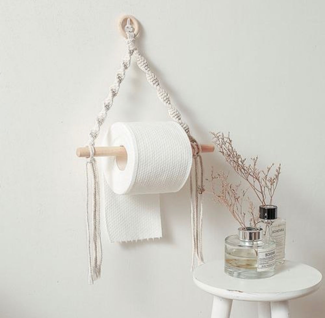 حامل مناديل مكرميه