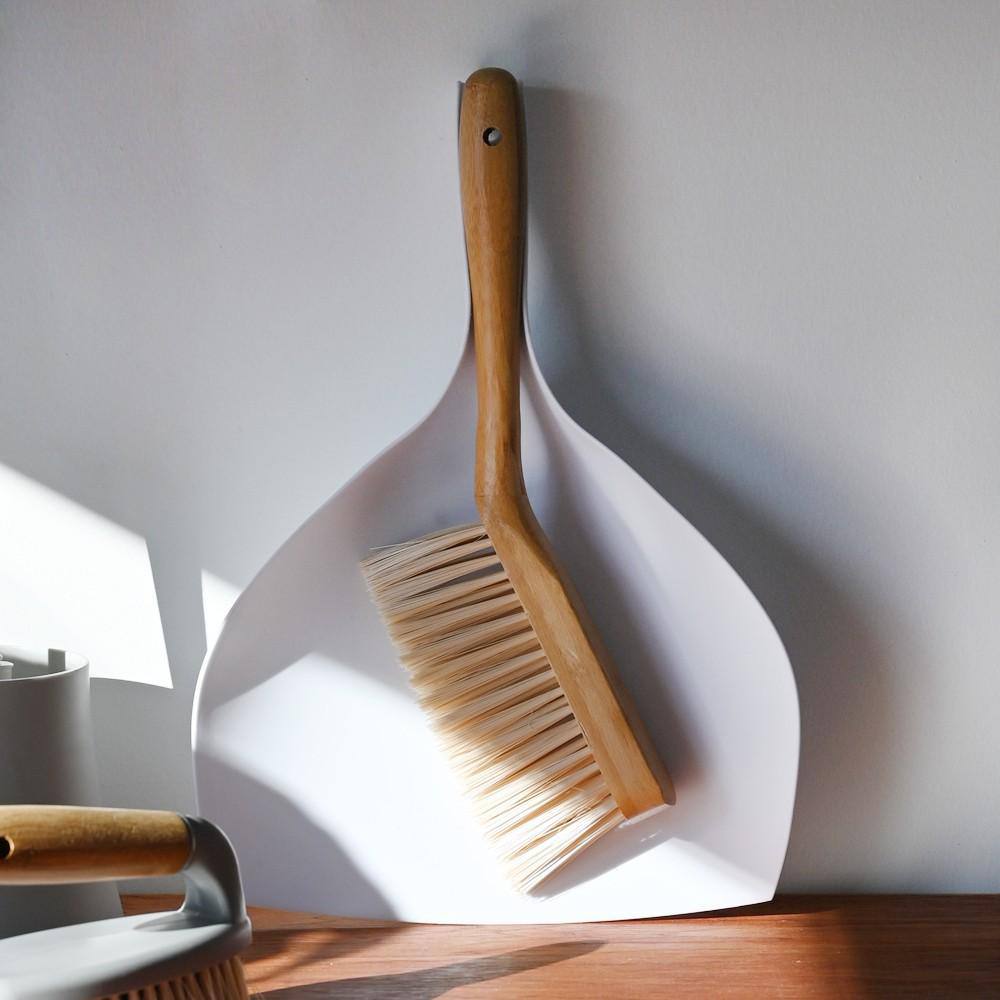 طقم جاروف خشبي